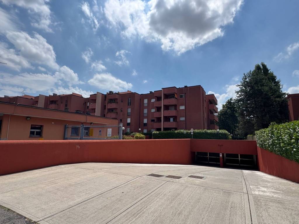 appartamento in vendita ad Arese in zona Valera