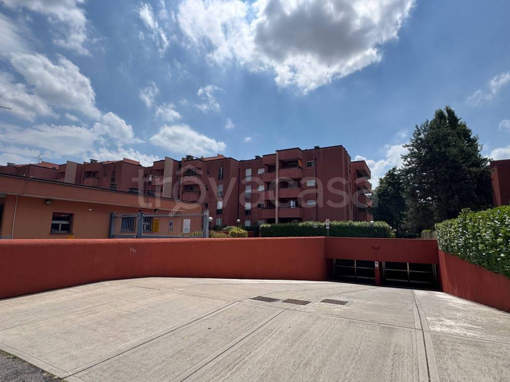 appartamento in vendita ad Arese in zona Valera
