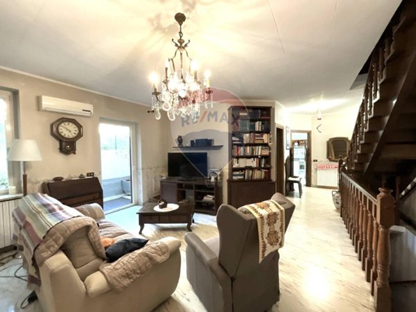 casa indipendente in vendita ad Arese