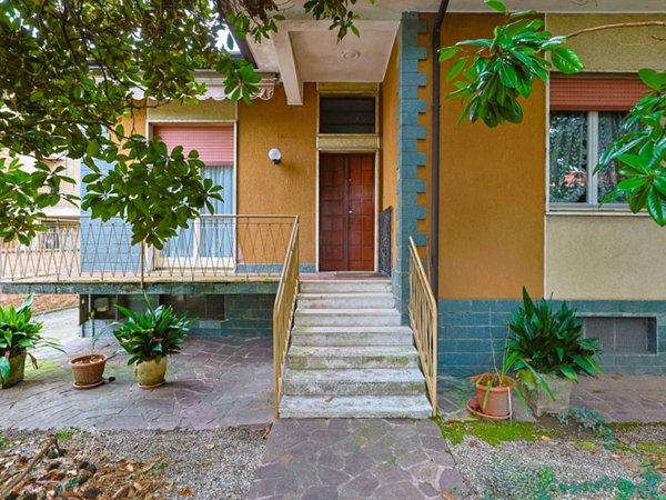 casa indipendente in vendita ad Arese