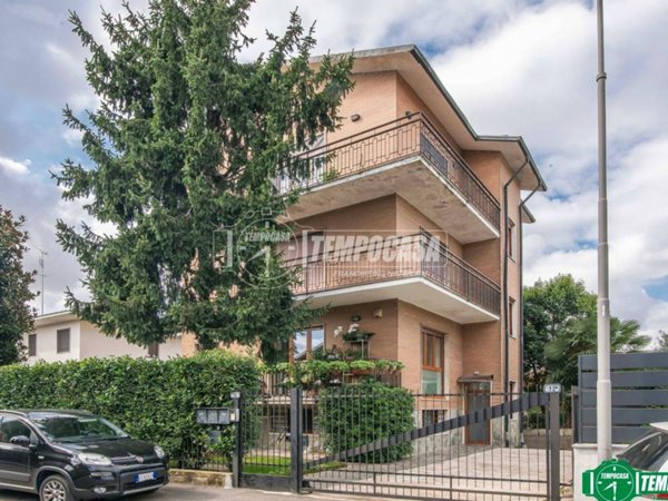appartamento in vendita ad Arese