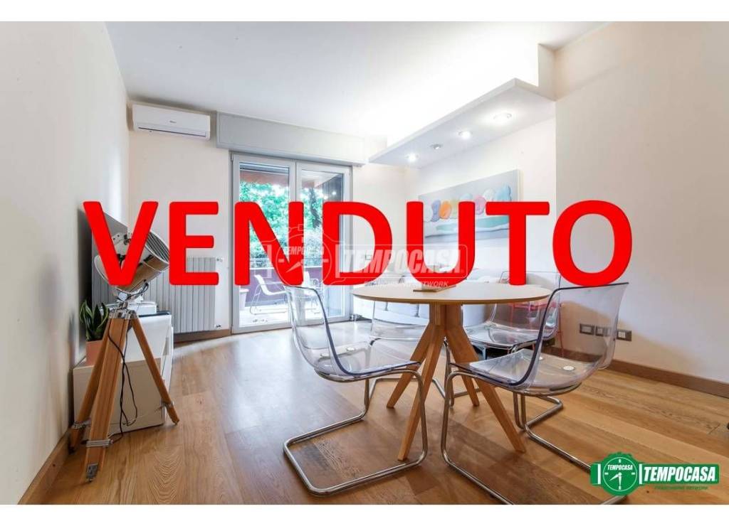 appartamento in vendita ad Arese in zona Valera