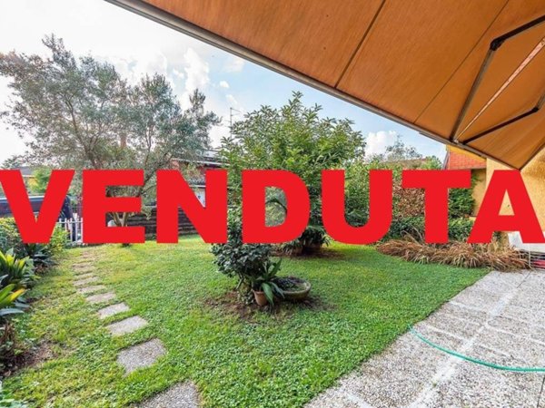 casa indipendente in vendita ad Arese