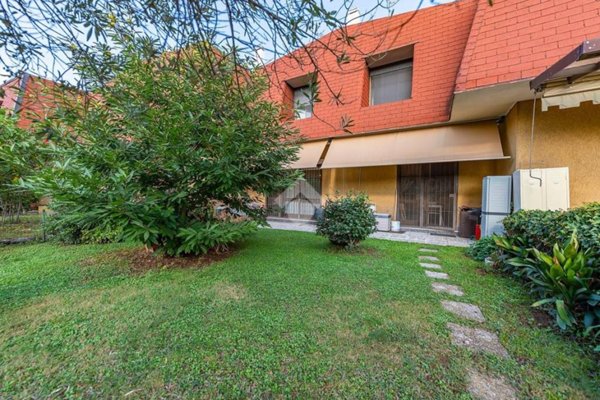 casa indipendente in vendita ad Arese