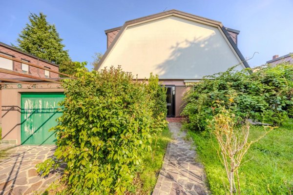 casa indipendente in vendita ad Arese