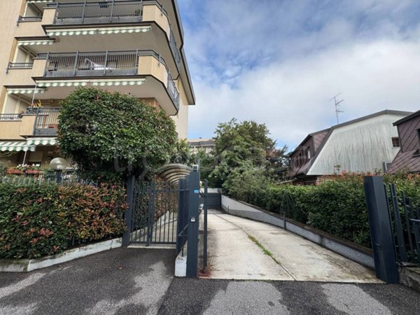 casa indipendente in vendita ad Arese