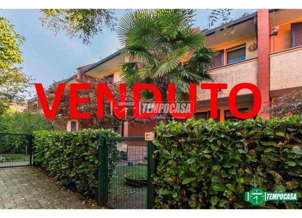 casa indipendente in vendita ad Arese