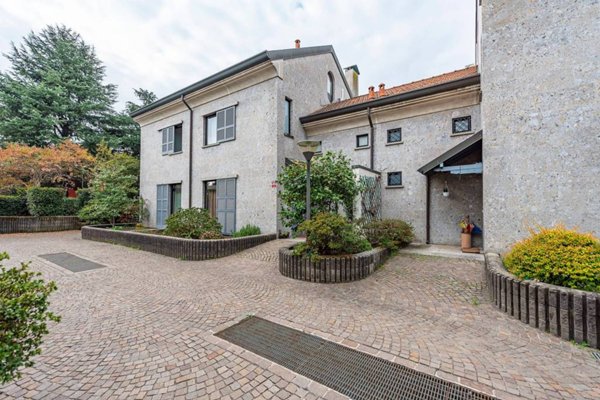 casa indipendente in vendita ad Arese