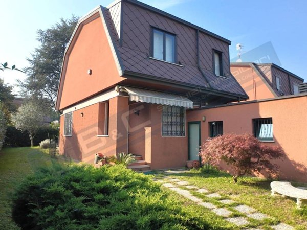 casa indipendente in vendita ad Arese