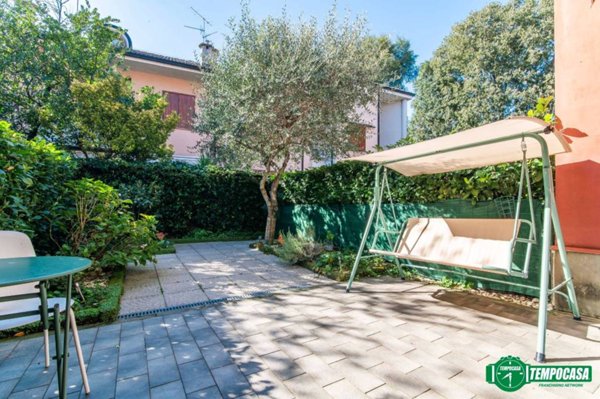 casa indipendente in vendita ad Arese