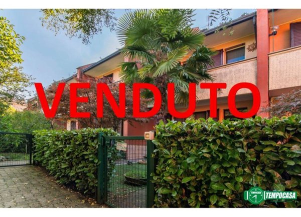 casa indipendente in vendita ad Arese