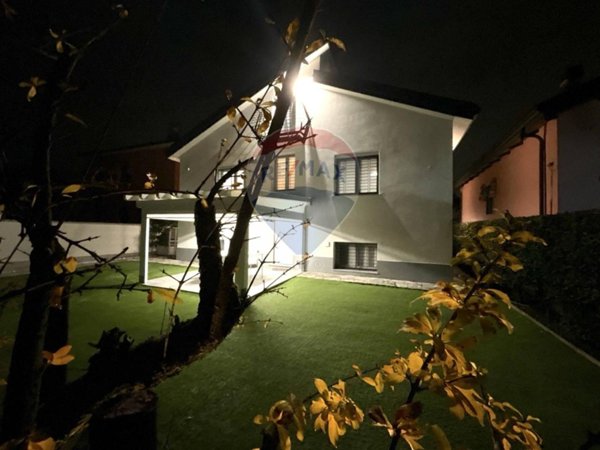 casa indipendente in vendita ad Arese