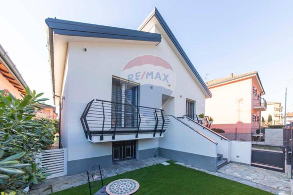 casa indipendente in vendita ad Arese