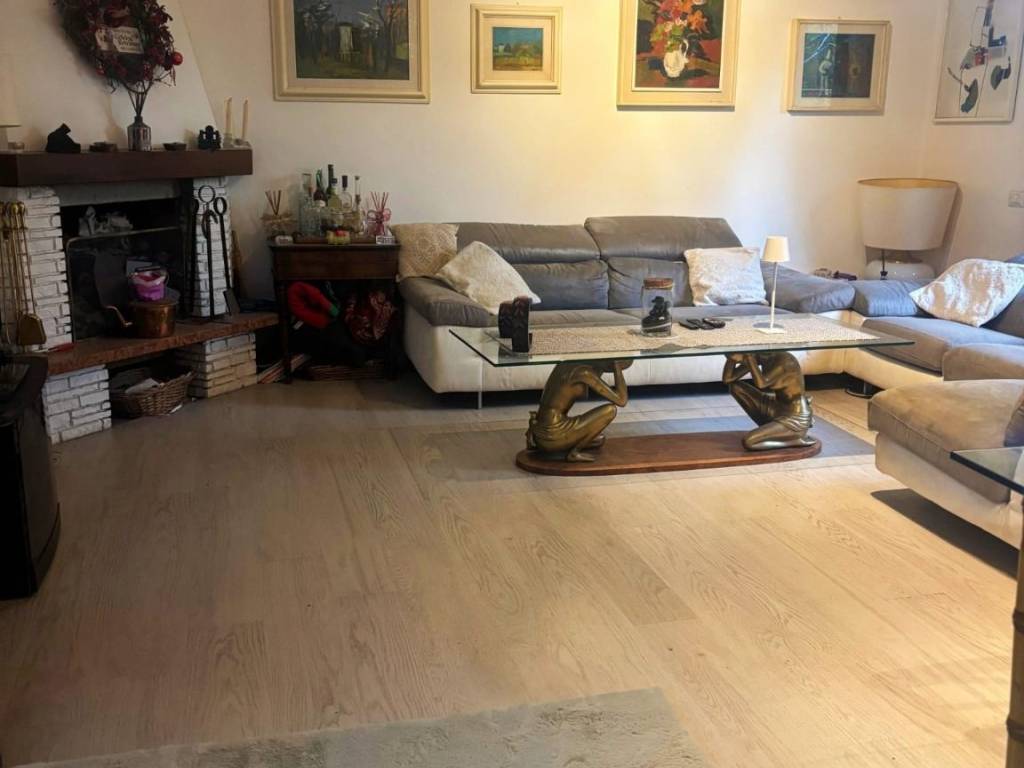 casa indipendente in vendita ad Arese