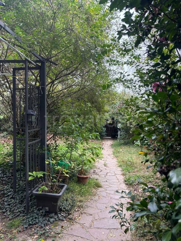 casa indipendente in vendita ad Arese