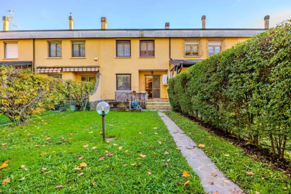 casa indipendente in vendita ad Arese