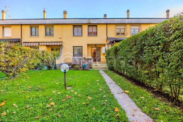 casa indipendente in vendita ad Arese