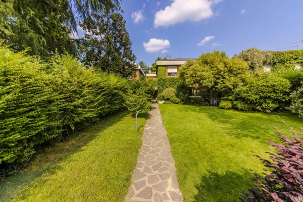 casa indipendente in vendita ad Arese