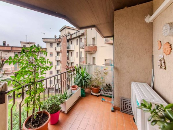 appartamento in vendita ad Arese in zona Valera