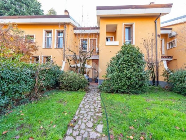 casa indipendente in vendita ad Arese