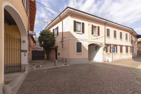 casa indipendente in vendita ad Arese