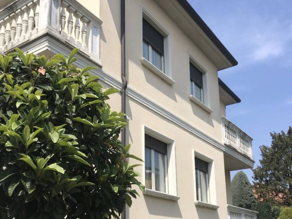 casa indipendente in vendita ad Arese