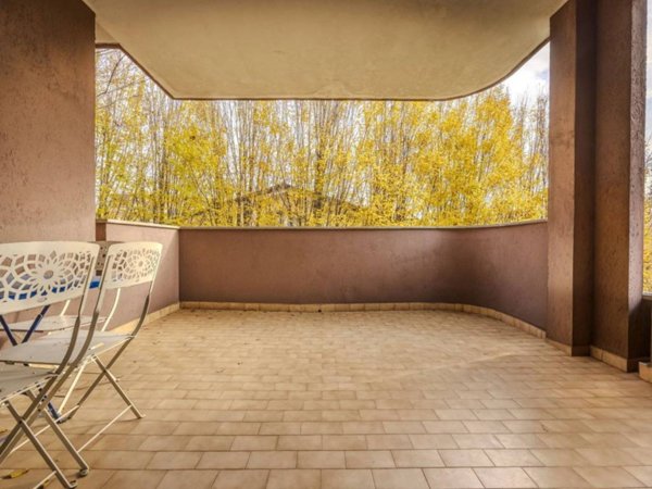 appartamento in vendita ad Arese in zona Valera