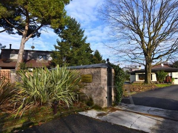 casa indipendente in vendita ad Arese