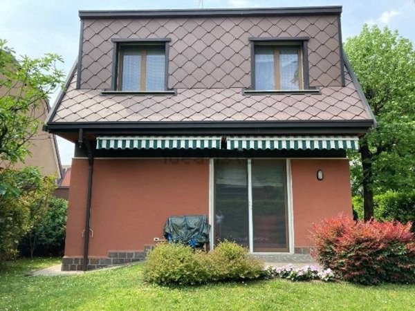 casa indipendente in vendita ad Arese