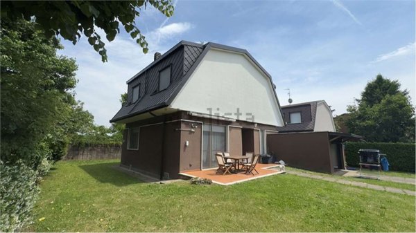 casa indipendente in vendita ad Arese