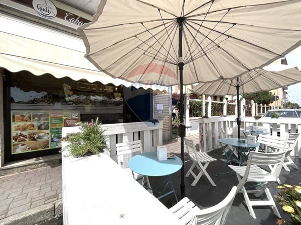 negozio in vendita ad Arese