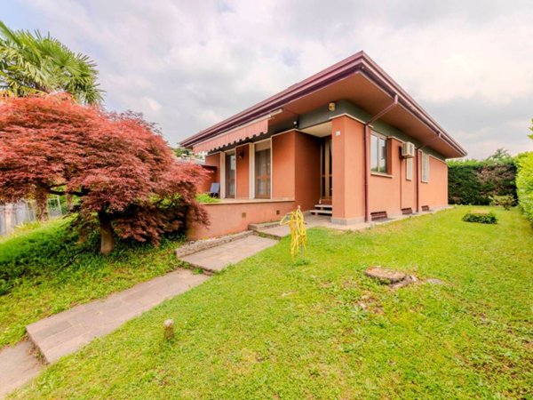 casa indipendente in vendita ad Arese