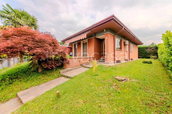 casa indipendente in vendita ad Arese