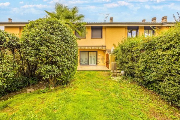 casa indipendente in vendita ad Arese