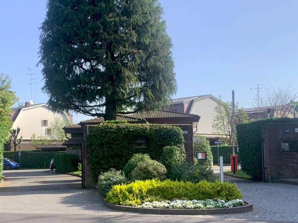 casa indipendente in vendita ad Arese