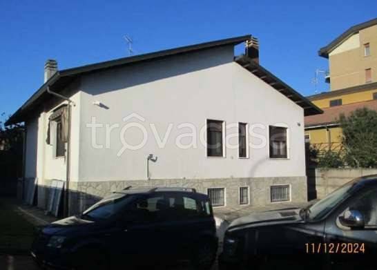casa indipendente in vendita ad Arese