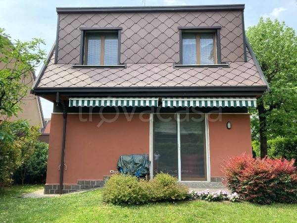 casa indipendente in vendita ad Arese