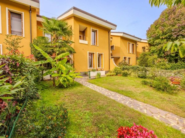 casa indipendente in vendita ad Arese