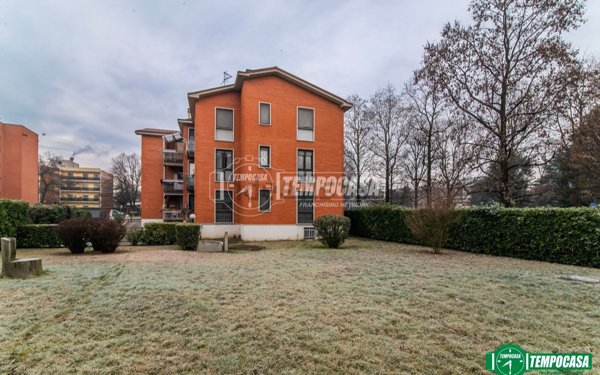 appartamento in vendita ad Arese in zona Valera