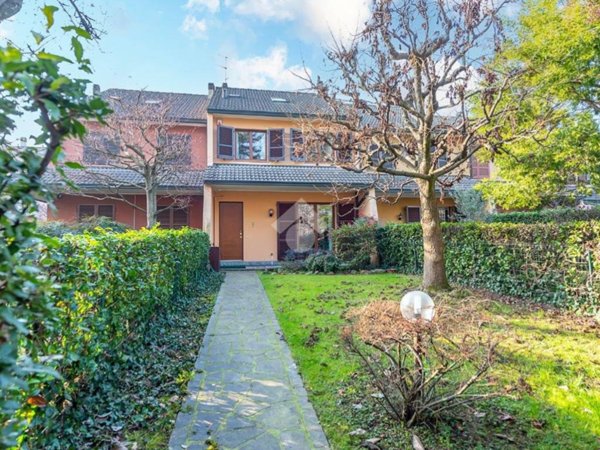 casa indipendente in vendita ad Arese