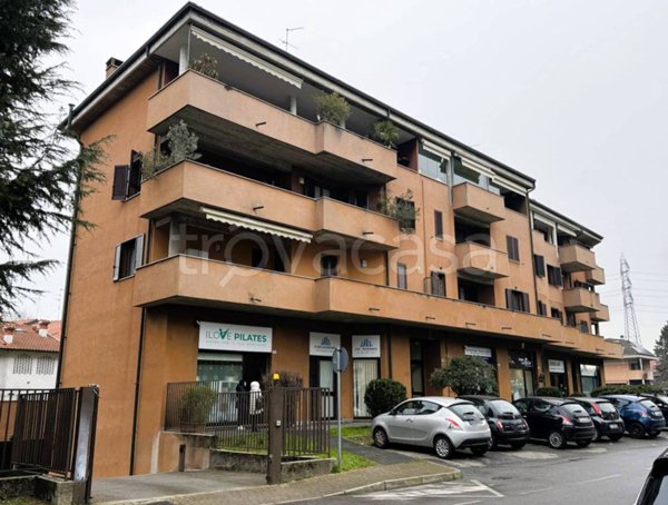 locale di sgombero in vendita ad Arese
