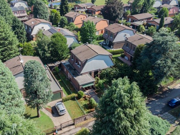 casa indipendente in vendita ad Arese