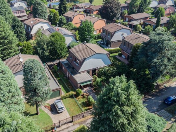 casa indipendente in vendita ad Arese