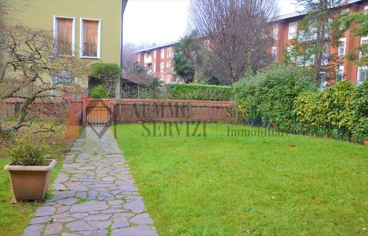 casa indipendente in vendita ad Arese