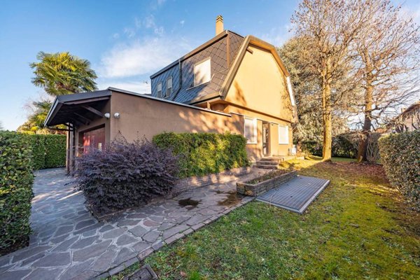 casa indipendente in vendita ad Arese