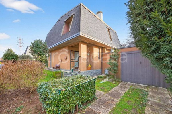casa indipendente in vendita ad Arese