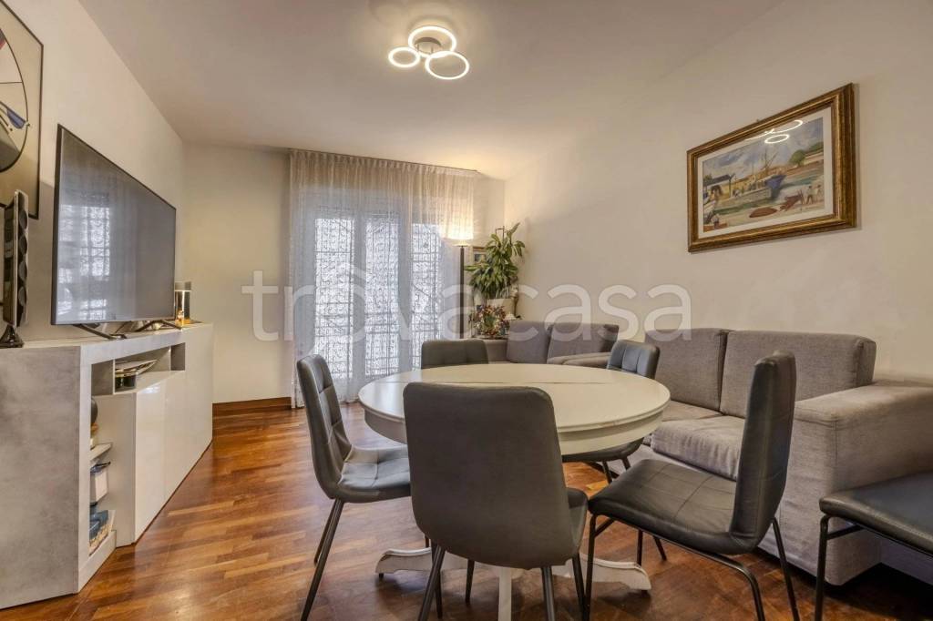 appartamento in vendita ad Arese