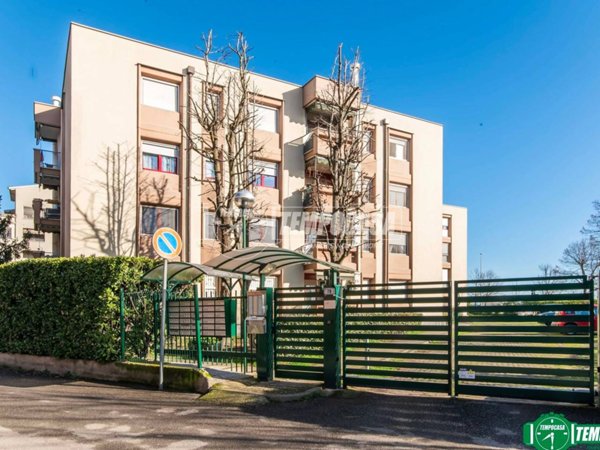 appartamento in vendita ad Arese