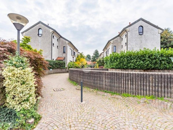 casa indipendente in vendita ad Arese