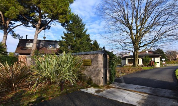 casa indipendente in vendita ad Arese